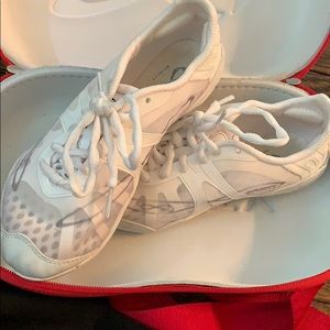 nfinity Cheer Sneakers